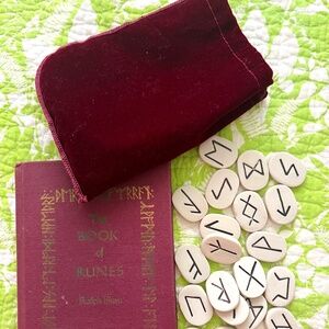 The Book of Runes by Ralph Blum 1982 Hardcover plus 25 Tiles In Original Pouch